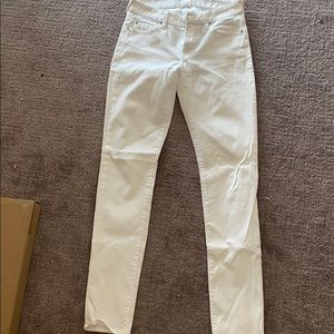 7 White Jeans